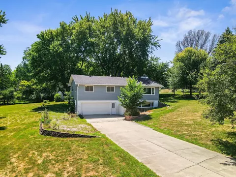 2050 Lenwood Dr SW, Rochester, MN 55902