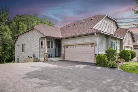 2329 Olivia Ct E, Maplewood, MN 55119