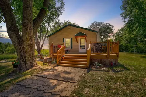 9811 130th St W, Montgomery, MN 56069