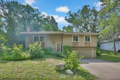 110 Chaparral Dr, Apple Valley, MN 55124