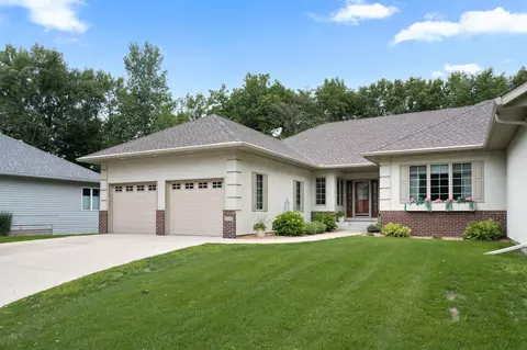 2050 Raspberry Ridge Pl NE, Owatonna, MN 55060