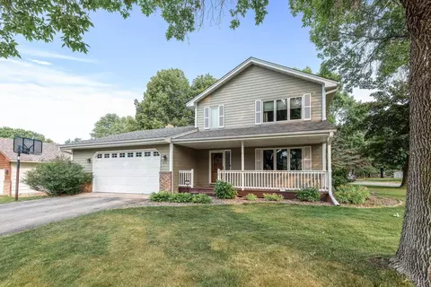 971 Greensboro Ln, Eagan, MN 55123