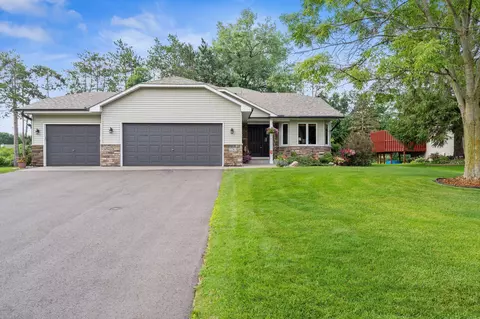 7783 Upper 26th St N, Oakdale, MN 55128