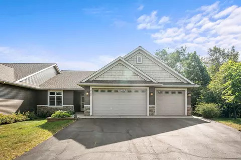 930 Fairchild Dr, River Falls, WI 54022