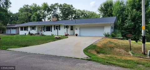 1824 Oak Ridge Dr, Stanton Twp, WI 54017