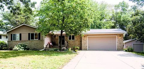8975 Jackson Ave, Lexington, MN 55014