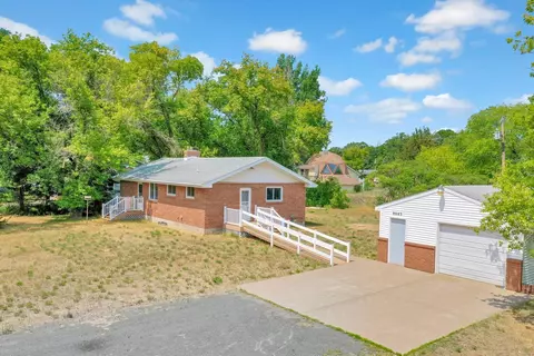8643 Fawn Lake Dr NE, Stacy, MN 55079