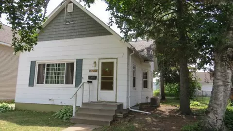 575 W Howard St, Winona, MN 55987