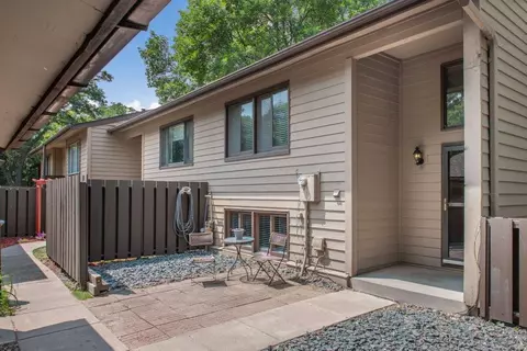 314 W Eagle Lake Dr, Maple Grove, MN 55369