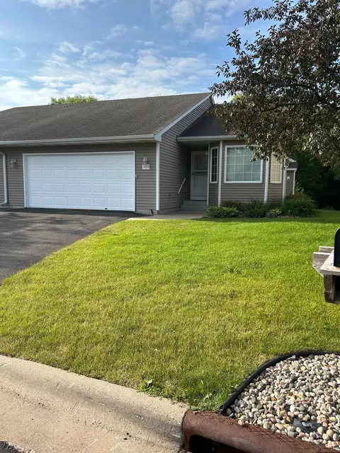 1415 Oriole Dr, Waconia, MN 55387