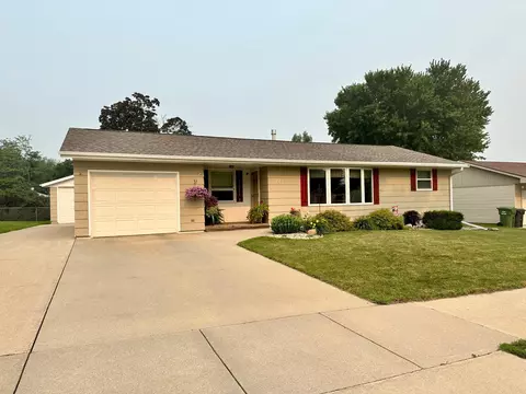 1715 Viking Rd, Worthington, MN 56187