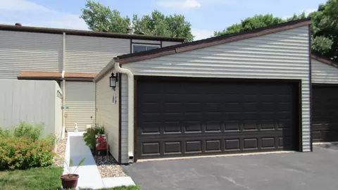 1607 Meadow Cir SE, Rochester, MN 55904