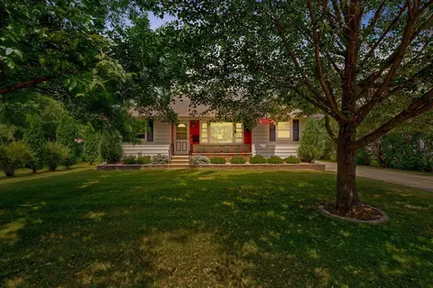 720 8th St NW, Faribault, MN 55021 photo 2