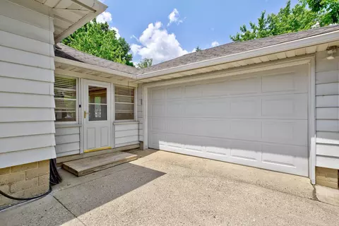 720 8th St NW, Faribault, MN 55021 photo 5