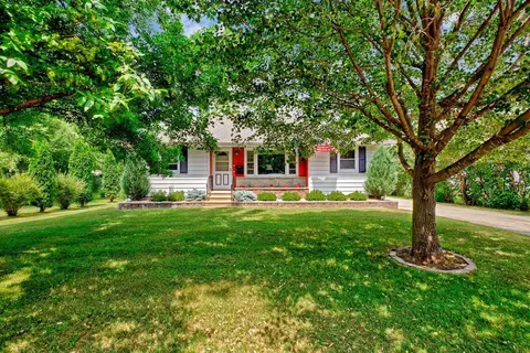 720 8th St NW, Faribault, MN 55021