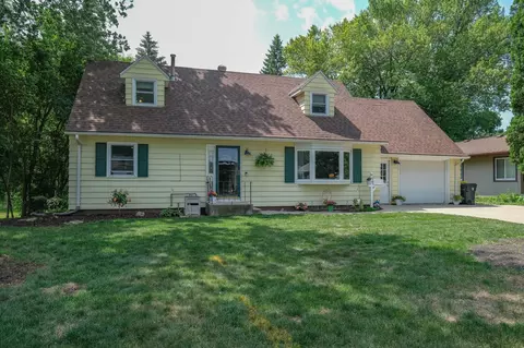 607 Lakeview Ave, North Mankato, MN 56003
