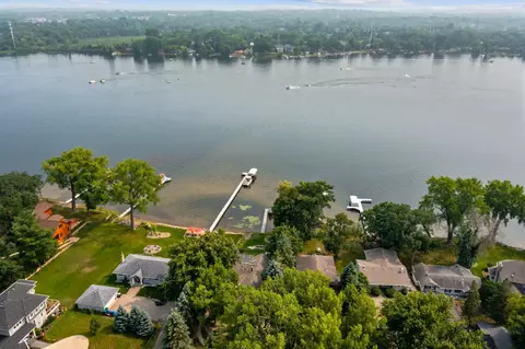 408 W Horseshoe Dr, Shoreview, MN 55126