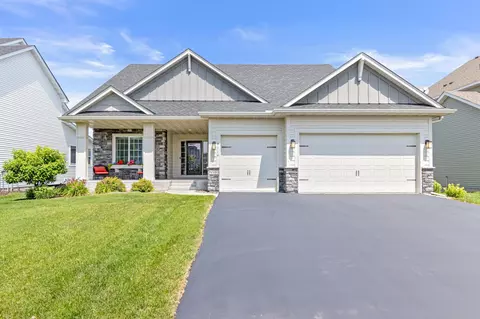 9510 Compass Pointe Rd, Woodbury, MN 55129