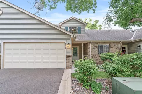 692 Monn Ave, Vadnais Heights, MN 55127