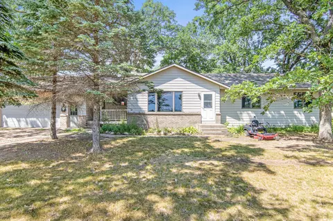 9624 375th St, North Branch, MN 55056