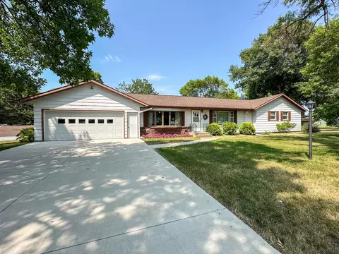 710 Lincoln Ave W, Gaylord, MN 55334