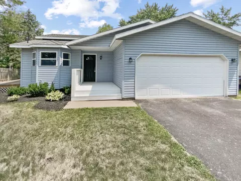 3111 Riverwood Dr, Hastings, MN 55033