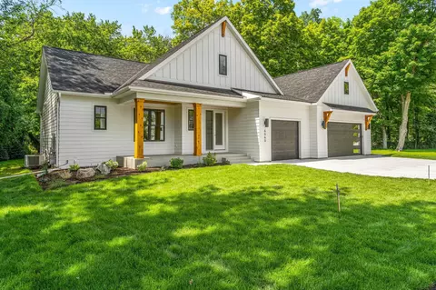6060 Strawberry Ln, Shorewood, MN 55331