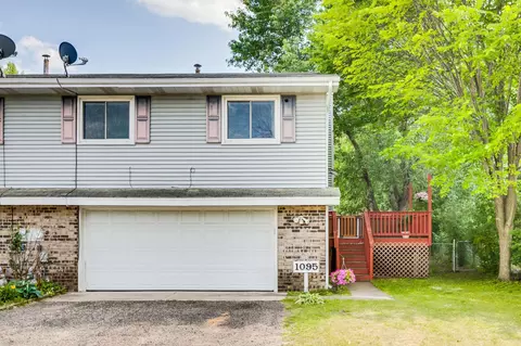 1095 Regency Dr, Woodbury, MN 55125