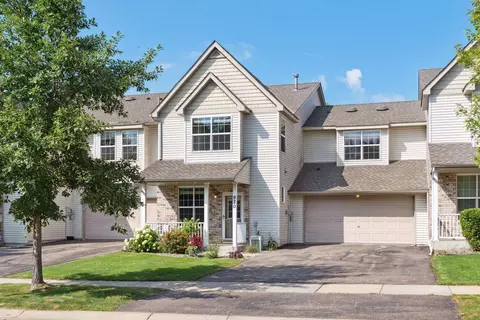 970 Heldt St, Chaska, MN 55318