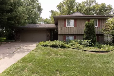 2377 Hidden Valley Ln, Stillwater, MN 55082