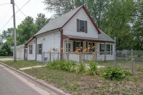 20 W 3rd St, Rush City, MN 55069