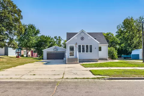 107 6th St W, Canby, MN 56220