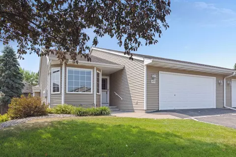 1455 Oriole Dr, Waconia, MN 55387