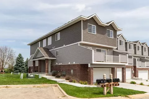 695 Shardlow Pl NE, Byron, MN 55920