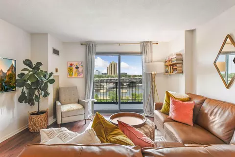 401 S 1st St #319, Minneapolis, MN 55401