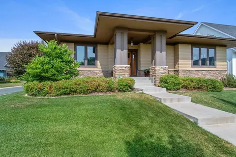 4036 Monarch Ln N, Lake Elmo, MN 55042