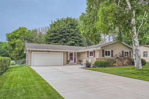 8309 Cherokee Dr N, Brooklyn Park, MN 55428