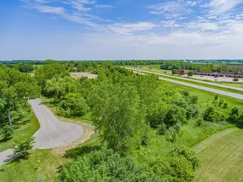 495 Oak Ln, Norwood Young America, MN 55397