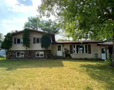320 Eleanor Ave, Morris, MN 56267