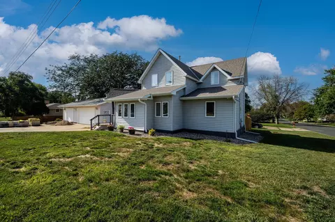424 E Court St, Belle Plaine, MN 56011