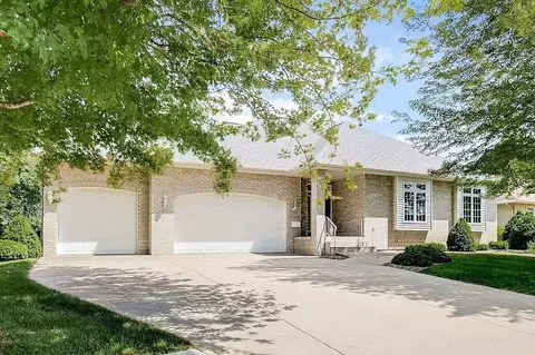 1437 18th Ave NW, Faribault, MN 55021