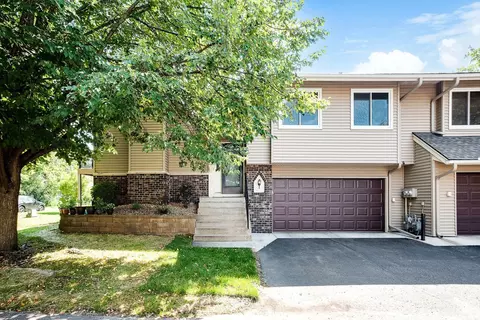 1558 Baylor Ct, Eagan, MN 55122