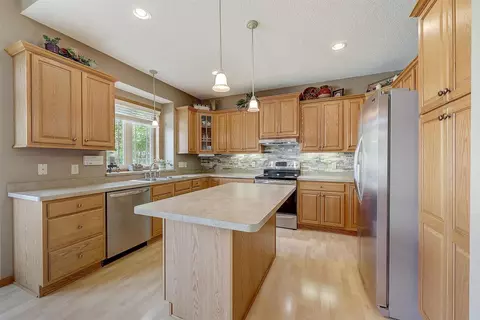 4811 Red Pine Ct, Eagan, MN 55123 photo 11