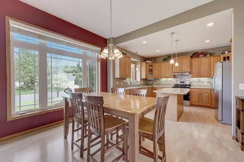 4811 Red Pine Ct, Eagan, MN 55123 photo 9