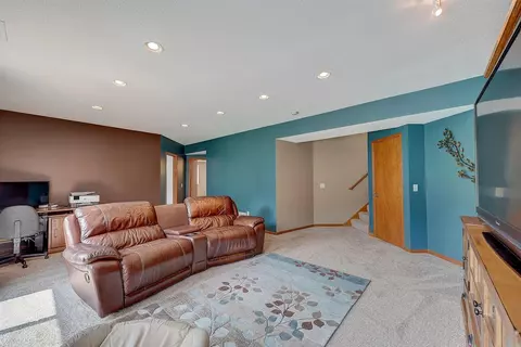 4811 Red Pine Ct, Eagan, MN 55123 photo 33