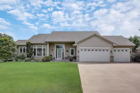 4811 Red Pine Ct, Eagan, MN 55123