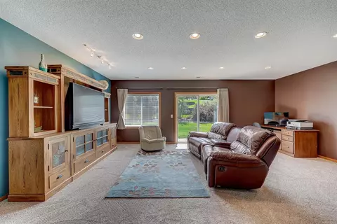 4811 Red Pine Ct, Eagan, MN 55123 photo 30