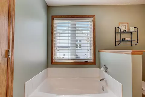 4811 Red Pine Ct, Eagan, MN 55123 photo 24