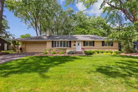 4416 W 70th St, Edina, MN 55435
