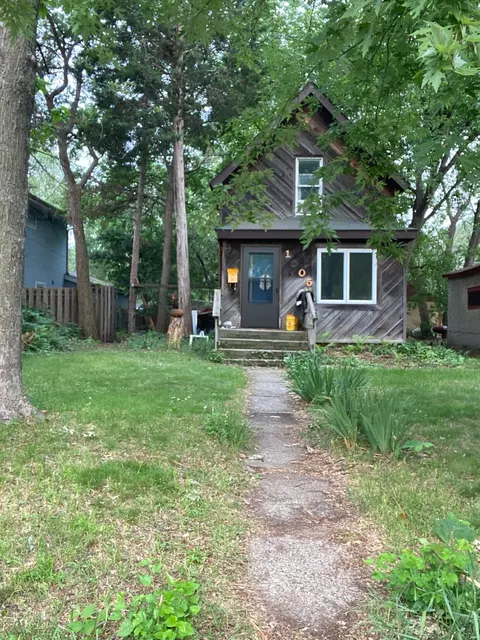 1005 25th Ave SE, Minneapolis, MN 55414
